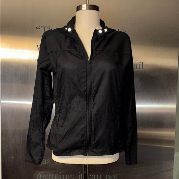 🆕 Nike Packable Jacket - Picture 1 of 8